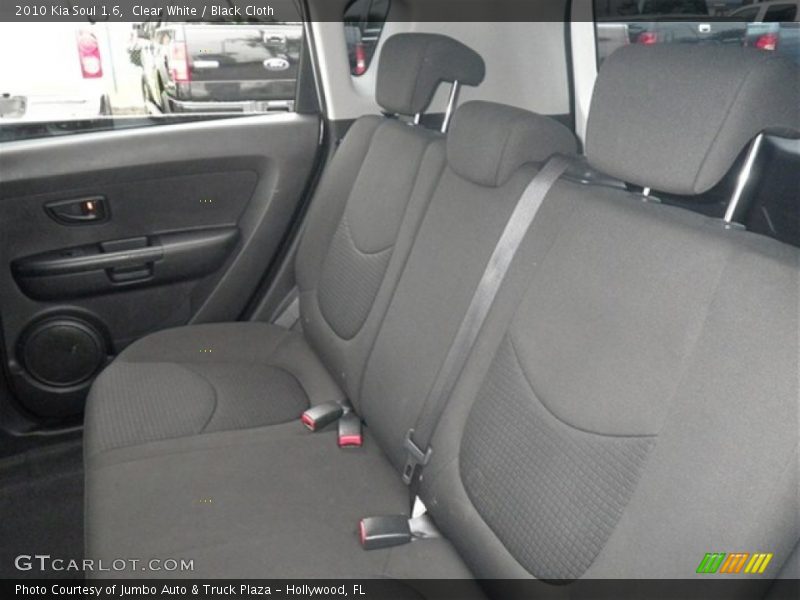 Clear White / Black Cloth 2010 Kia Soul 1.6