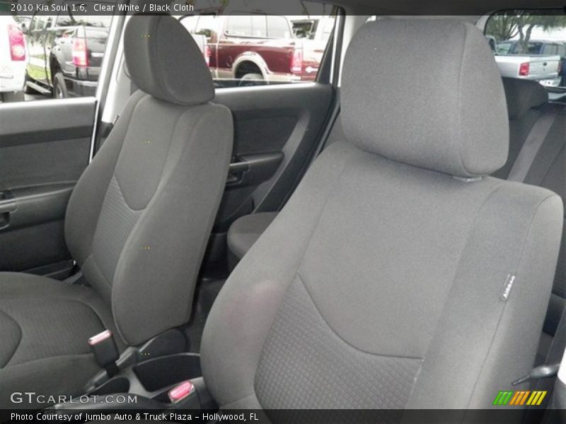 Clear White / Black Cloth 2010 Kia Soul 1.6