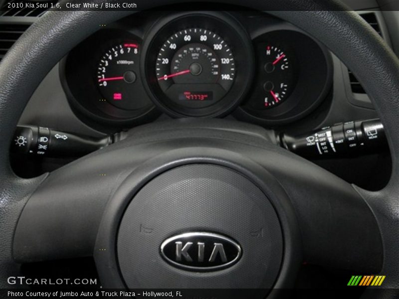 Clear White / Black Cloth 2010 Kia Soul 1.6