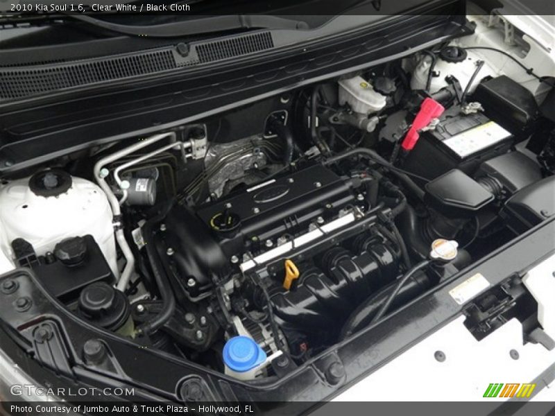 Clear White / Black Cloth 2010 Kia Soul 1.6
