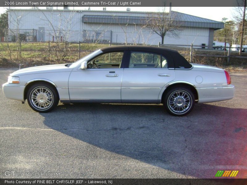 Cashmere Tri-Coat / Light Camel 2006 Lincoln Town Car Signature Limited
