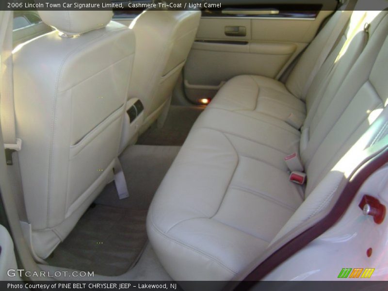 Cashmere Tri-Coat / Light Camel 2006 Lincoln Town Car Signature Limited