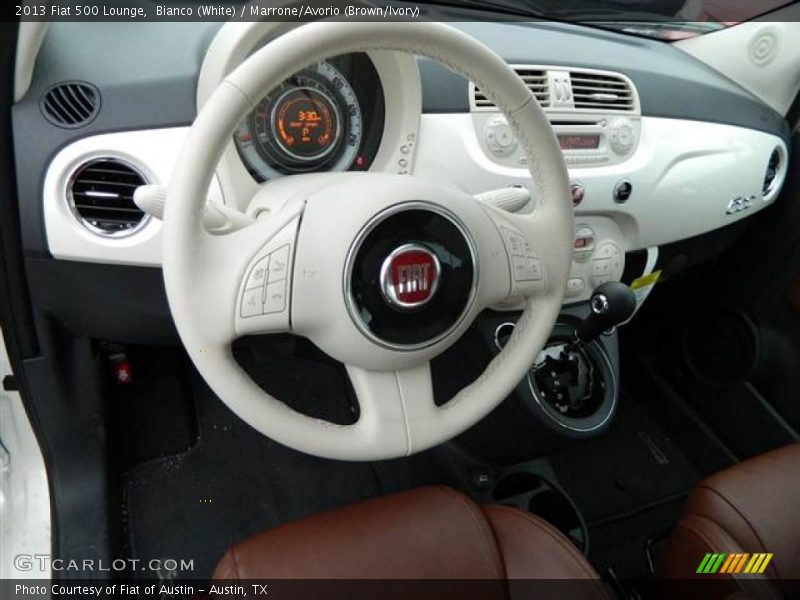 Bianco (White) / Marrone/Avorio (Brown/Ivory) 2013 Fiat 500 Lounge