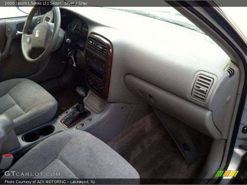 Silver / Gray 2000 Saturn L Series LS1 Sedan