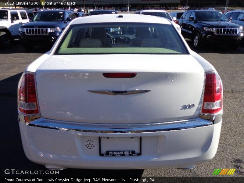 Bright White / Black 2013 Chrysler 300