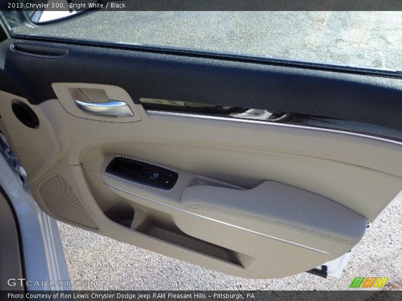 Bright White / Black 2013 Chrysler 300