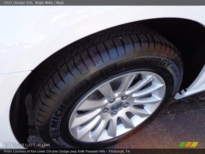 Bright White / Black 2013 Chrysler 300