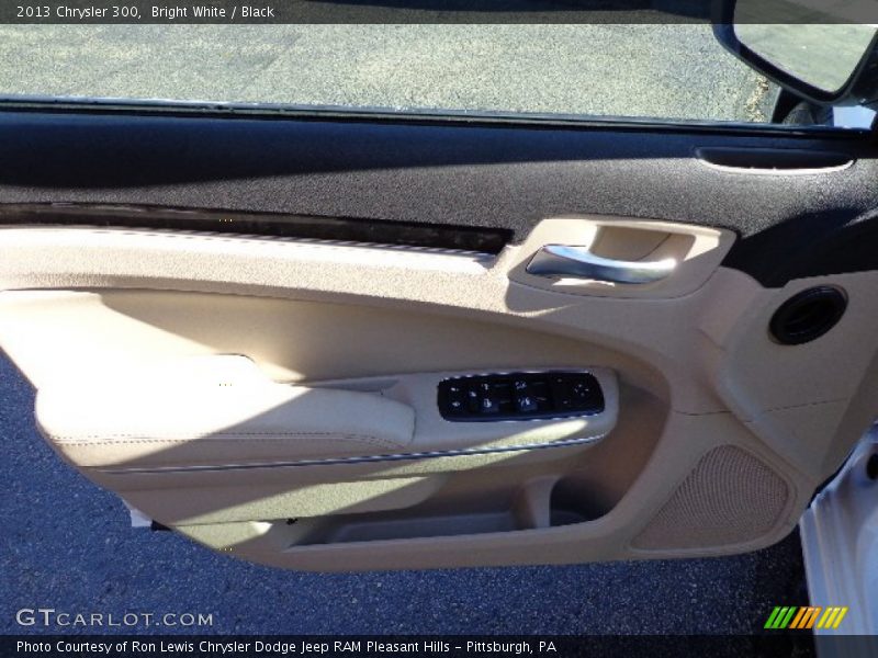 Bright White / Black 2013 Chrysler 300