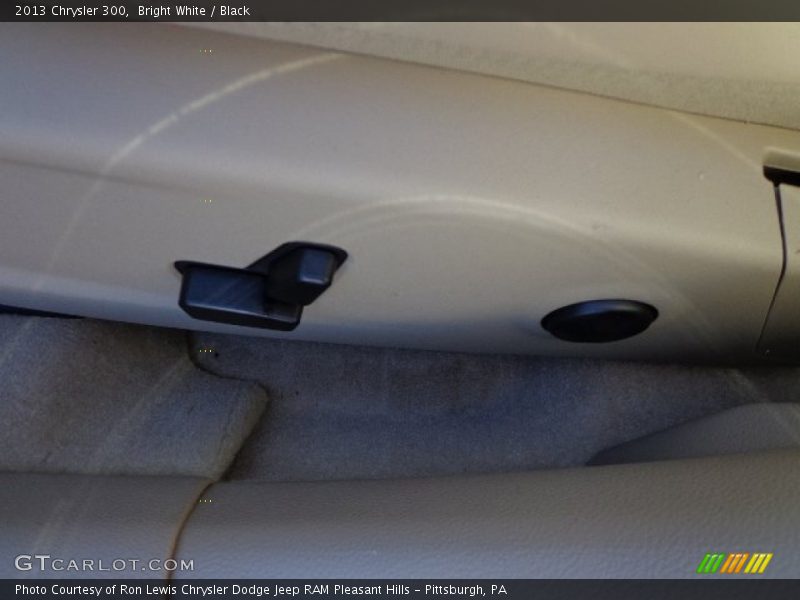 Bright White / Black 2013 Chrysler 300