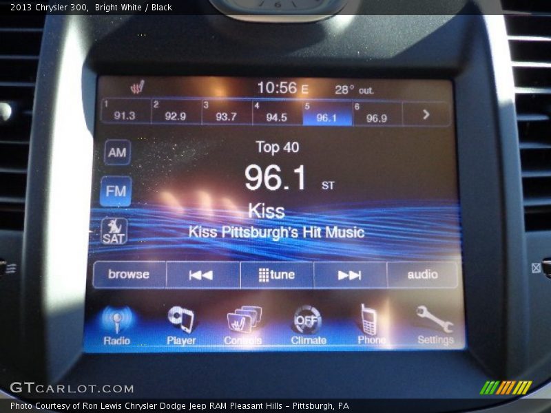 Bright White / Black 2013 Chrysler 300