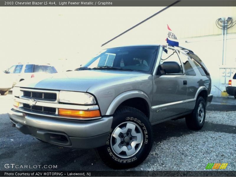 Light Pewter Metallic / Graphite 2003 Chevrolet Blazer LS 4x4