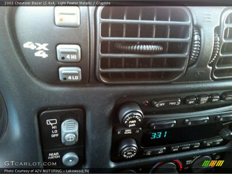 Light Pewter Metallic / Graphite 2003 Chevrolet Blazer LS 4x4