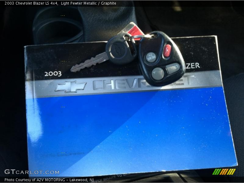 Light Pewter Metallic / Graphite 2003 Chevrolet Blazer LS 4x4