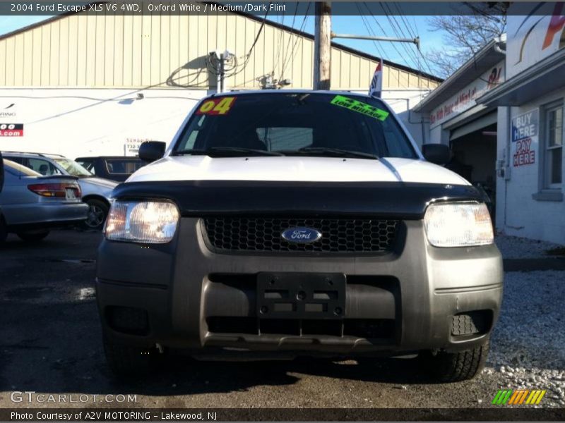 Oxford White / Medium/Dark Flint 2004 Ford Escape XLS V6 4WD