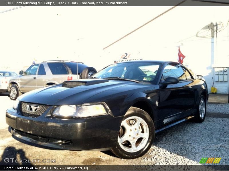 Front 3/4 View of 2003 Mustang V6 Coupe