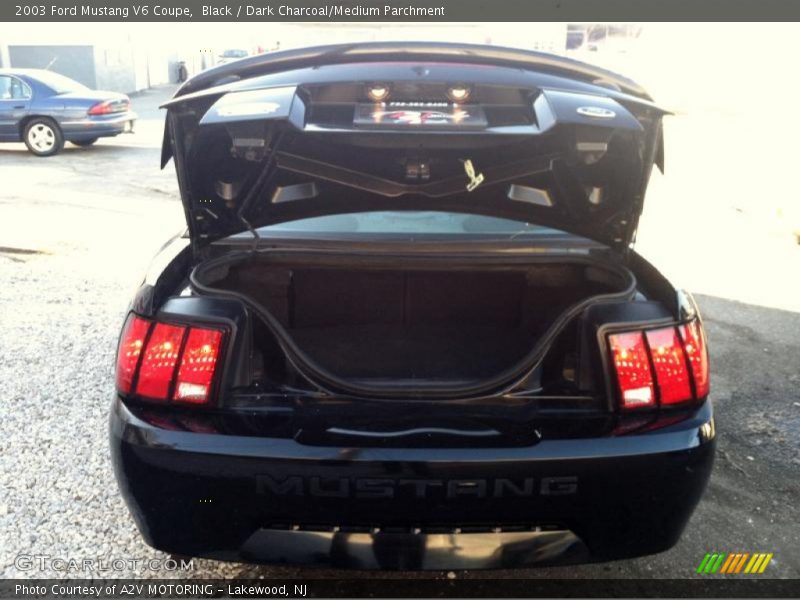 Black / Dark Charcoal/Medium Parchment 2003 Ford Mustang V6 Coupe