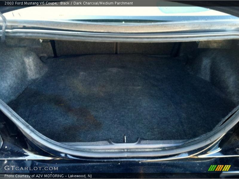  2003 Mustang V6 Coupe Trunk