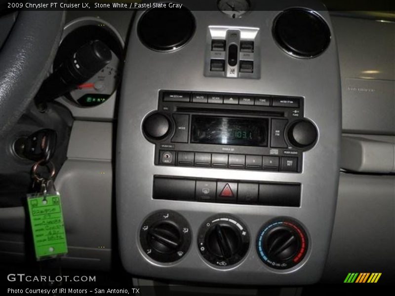 Stone White / Pastel Slate Gray 2009 Chrysler PT Cruiser LX