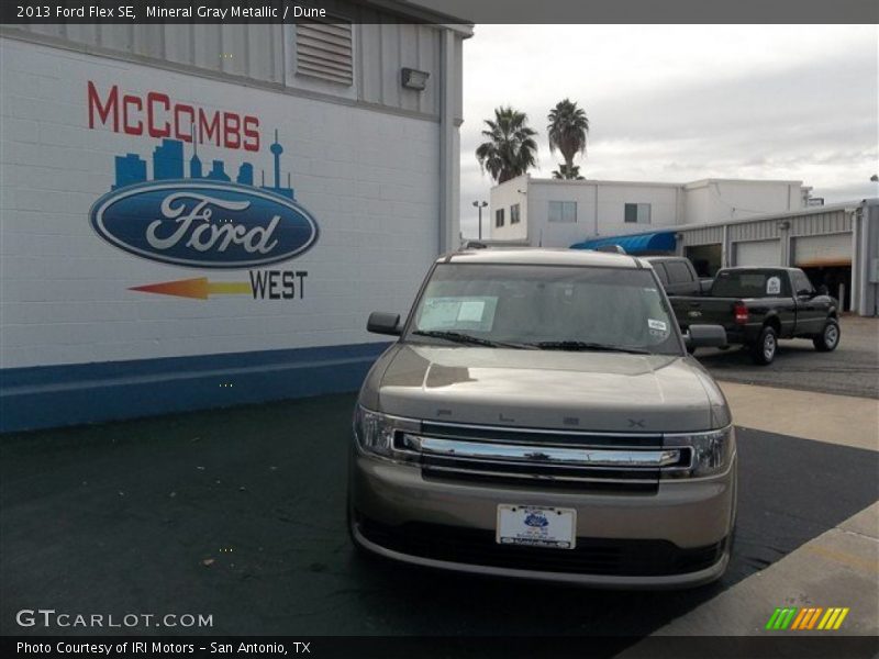 Mineral Gray Metallic / Dune 2013 Ford Flex SE