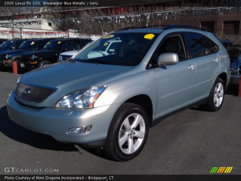 Front 3/4 View of 2005 RX 330