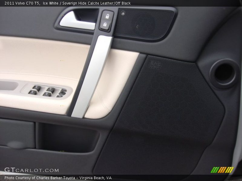 Ice White / Soverign Hide Calcite Leather/Off Black 2011 Volvo C70 T5