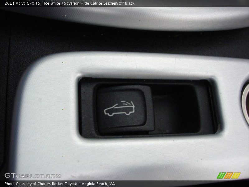 Ice White / Soverign Hide Calcite Leather/Off Black 2011 Volvo C70 T5