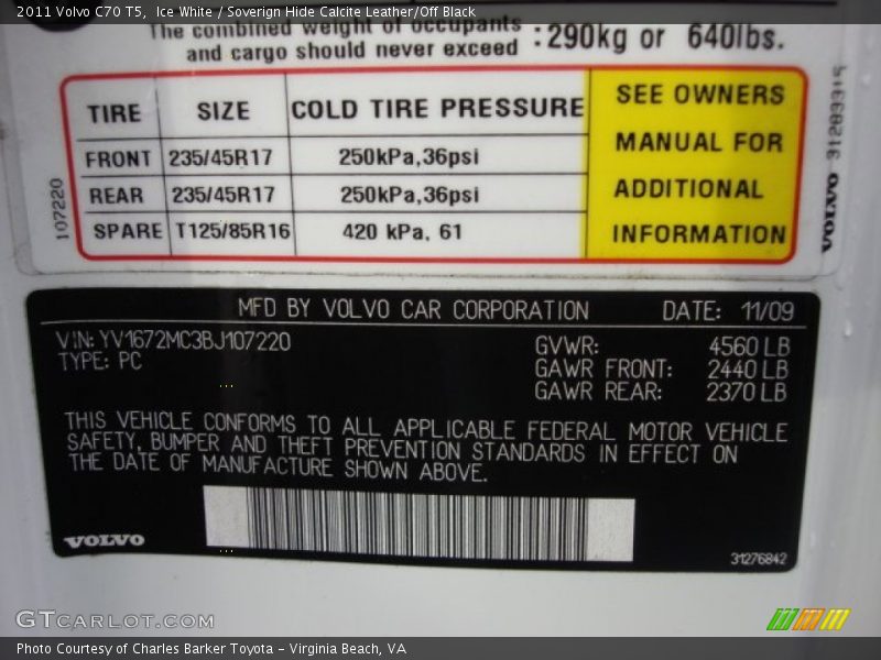 Ice White / Soverign Hide Calcite Leather/Off Black 2011 Volvo C70 T5