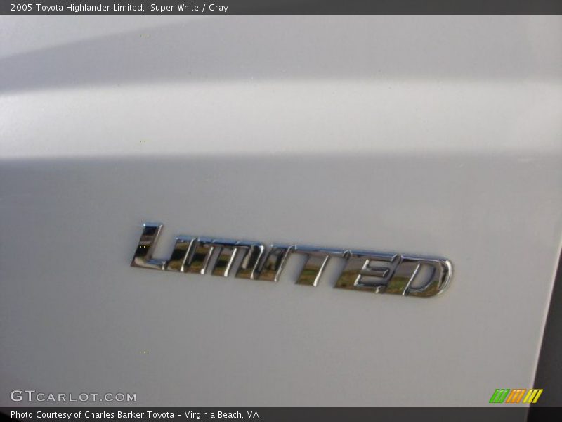 Super White / Gray 2005 Toyota Highlander Limited
