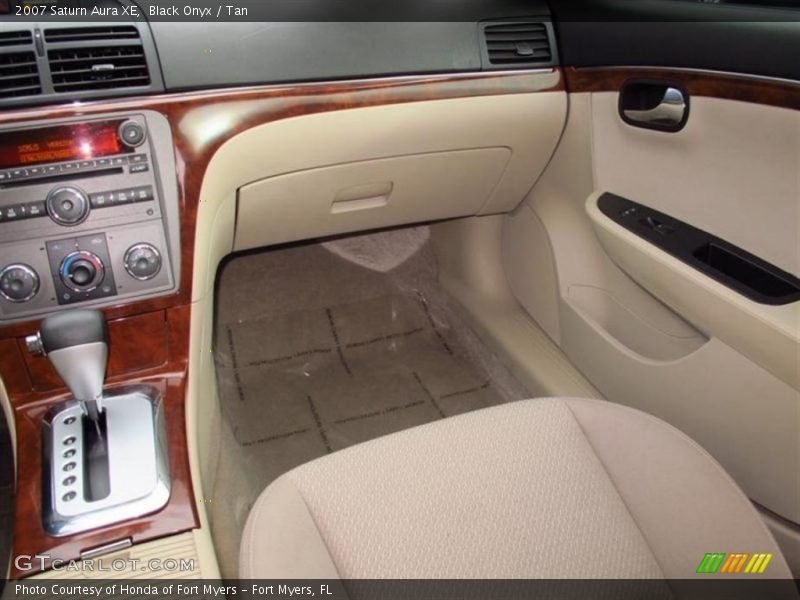 Black Onyx / Tan 2007 Saturn Aura XE