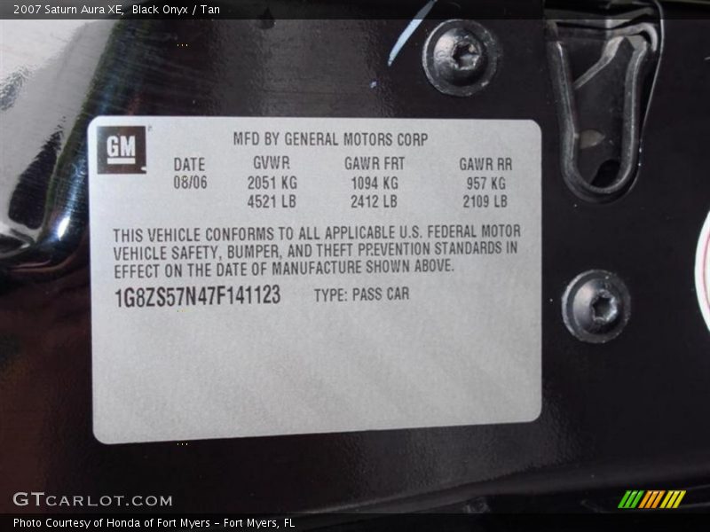 Black Onyx / Tan 2007 Saturn Aura XE