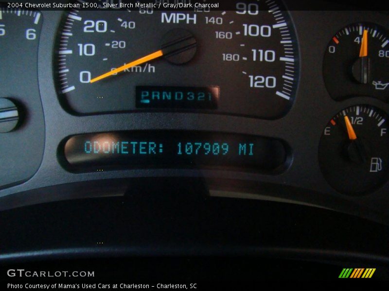 Silver Birch Metallic / Gray/Dark Charcoal 2004 Chevrolet Suburban 1500