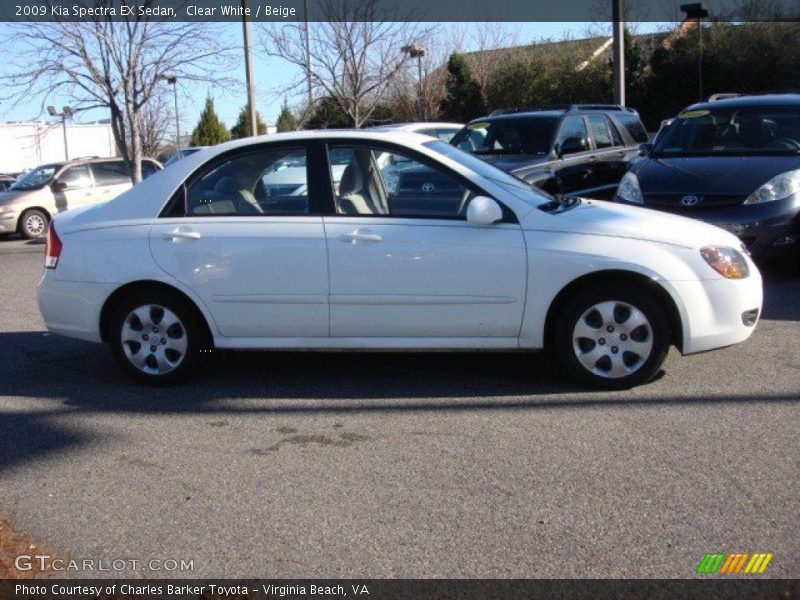 Clear White / Beige 2009 Kia Spectra EX Sedan