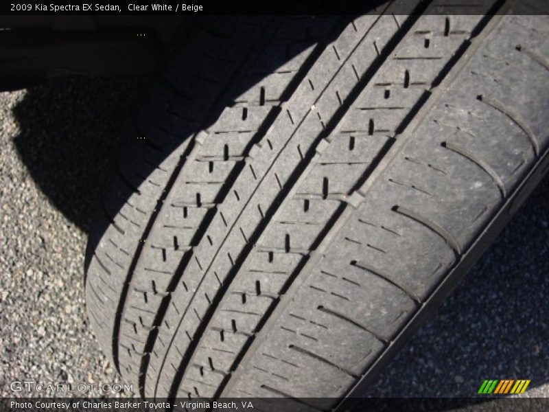 Clear White / Beige 2009 Kia Spectra EX Sedan