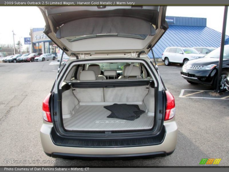 Harvest Gold Metallic / Warm Ivory 2009 Subaru Outback 2.5i Limited Wagon
