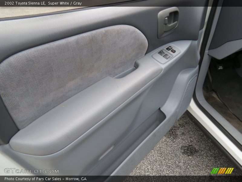 Super White / Gray 2002 Toyota Sienna LE