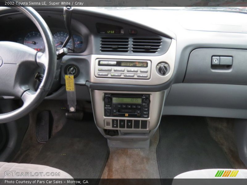Super White / Gray 2002 Toyota Sienna LE