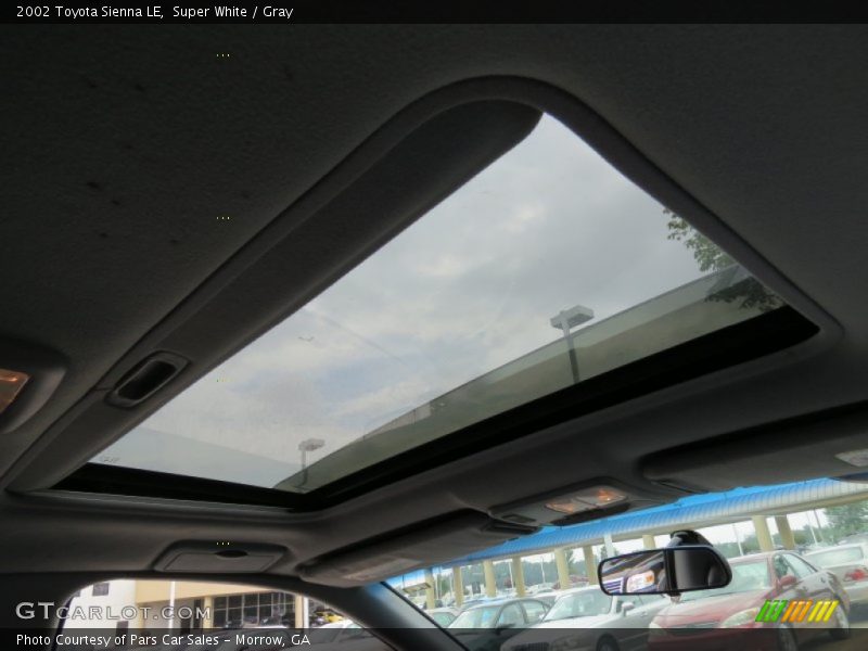 Super White / Gray 2002 Toyota Sienna LE