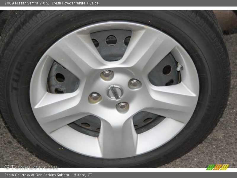 Fresh Powder White / Beige 2009 Nissan Sentra 2.0 S