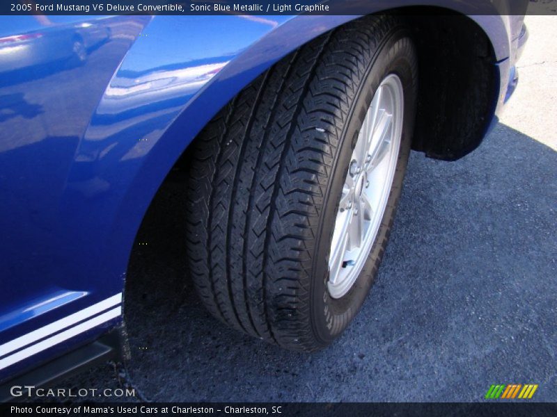 Sonic Blue Metallic / Light Graphite 2005 Ford Mustang V6 Deluxe Convertible