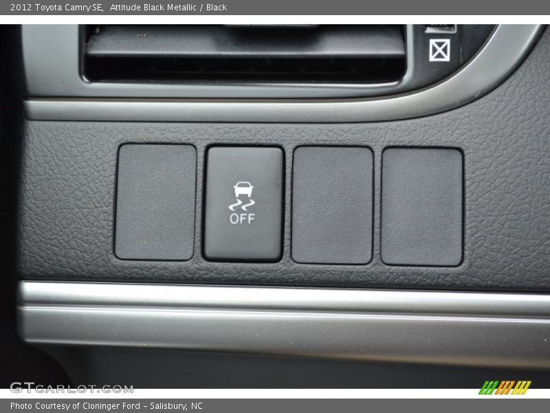 Attitude Black Metallic / Black 2012 Toyota Camry SE