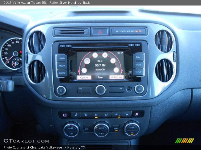 Reflex Silver Metallic / Black 2013 Volkswagen Tiguan SEL