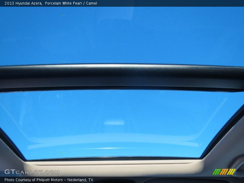 Sunroof of 2013 Azera 