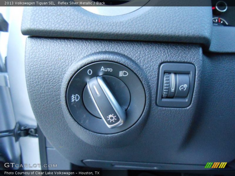 Controls of 2013 Tiguan SEL