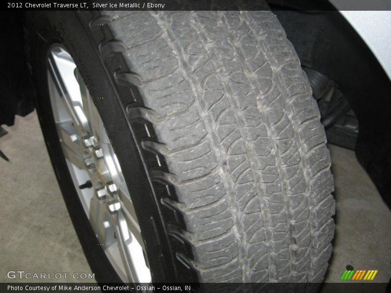 Silver Ice Metallic / Ebony 2012 Chevrolet Traverse LT