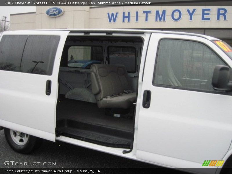 Summit White / Medium Pewter 2007 Chevrolet Express LS 1500 AWD Passenger Van