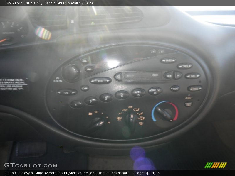 Pacific Green Metallic / Beige 1996 Ford Taurus GL