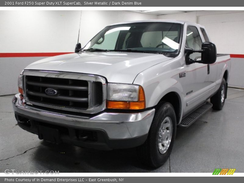 Silver Metallic / Dark Denim Blue 2001 Ford F250 Super Duty XLT SuperCab