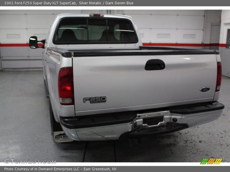 Silver Metallic / Dark Denim Blue 2001 Ford F250 Super Duty XLT SuperCab