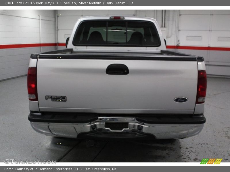 Silver Metallic / Dark Denim Blue 2001 Ford F250 Super Duty XLT SuperCab
