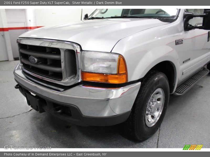 Silver Metallic / Dark Denim Blue 2001 Ford F250 Super Duty XLT SuperCab